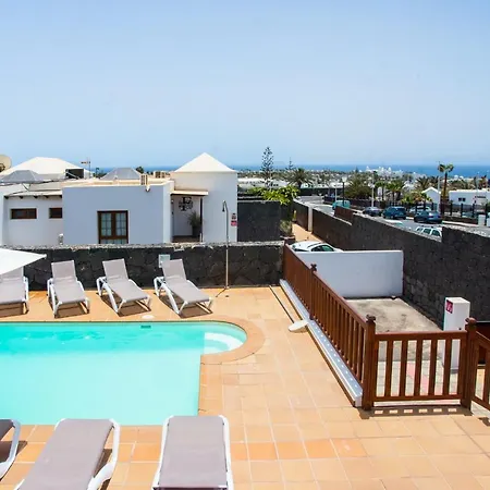 Villa Valeria With Private Heated Pool Hot Tub And Childrens Play Area Playa Blanca (Lanzarote)