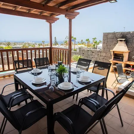 Villa Valeria With Private Heated Pool Hot Tub And Childrens Play Area *