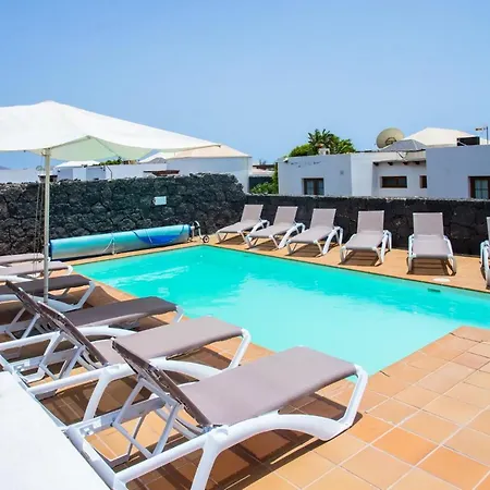 Valeria With Private Heated Pool Hot Tub And Childrens Play Area Playa Blanca (Lanzarote)